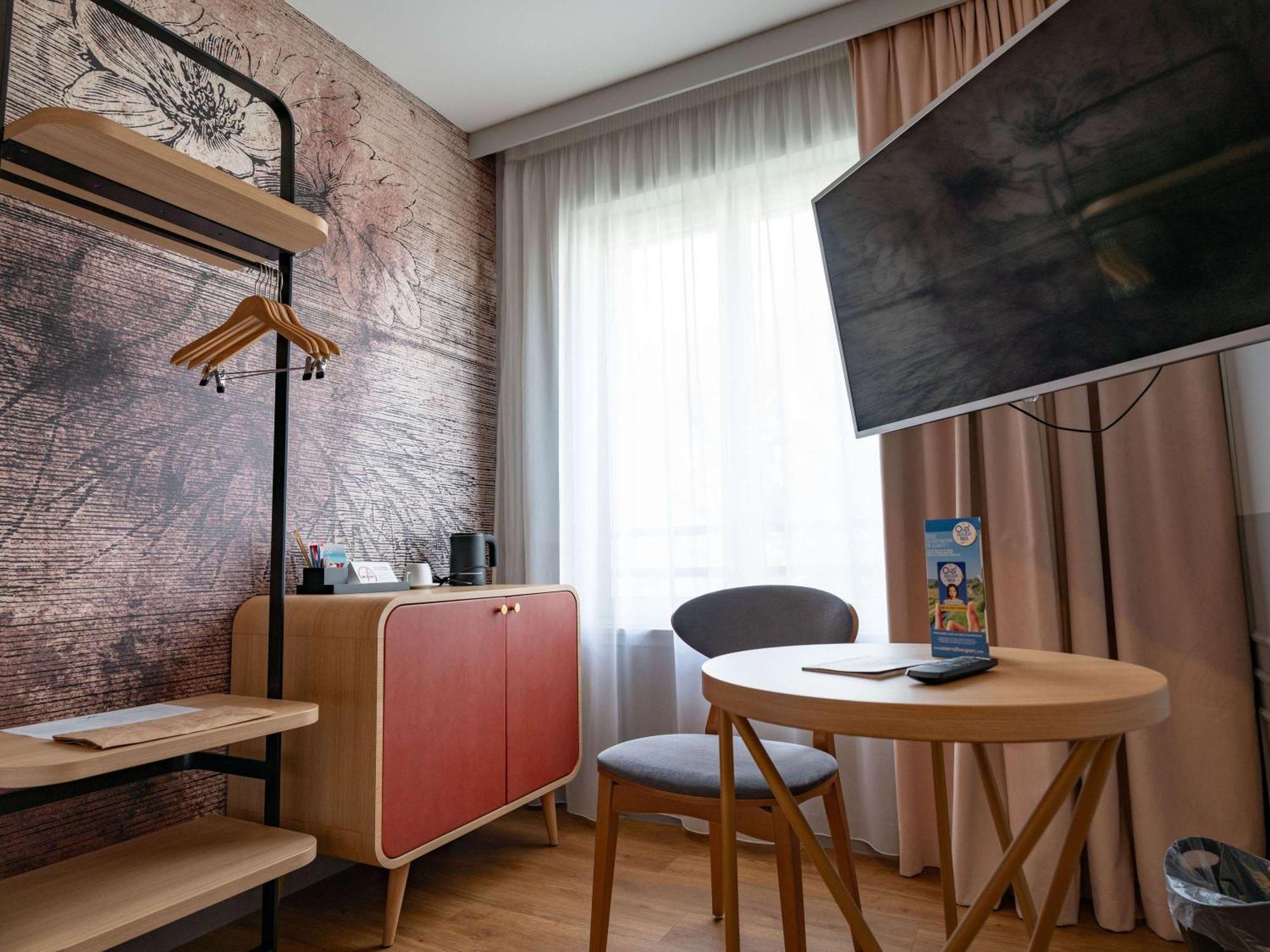 Mercure Saint Omer Centre Gare Екстериор снимка